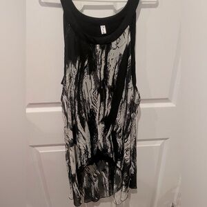 Women’s hi-low tank